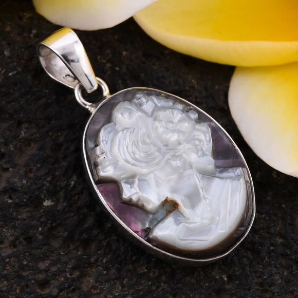 Cameo Pendant in Sterling Silver White - Picture 2 of 5